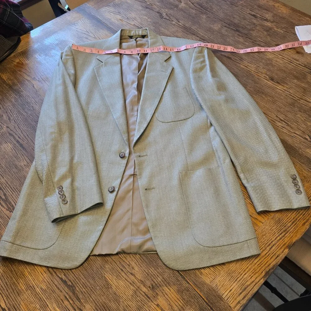 Men's LORD & TAYLOR METROPOLITAN Suit Coat Excellent Condition